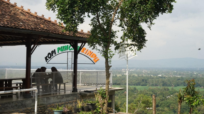 Nikmati Rainbow Slide Terpanjang di Kopi Puncak Rindu